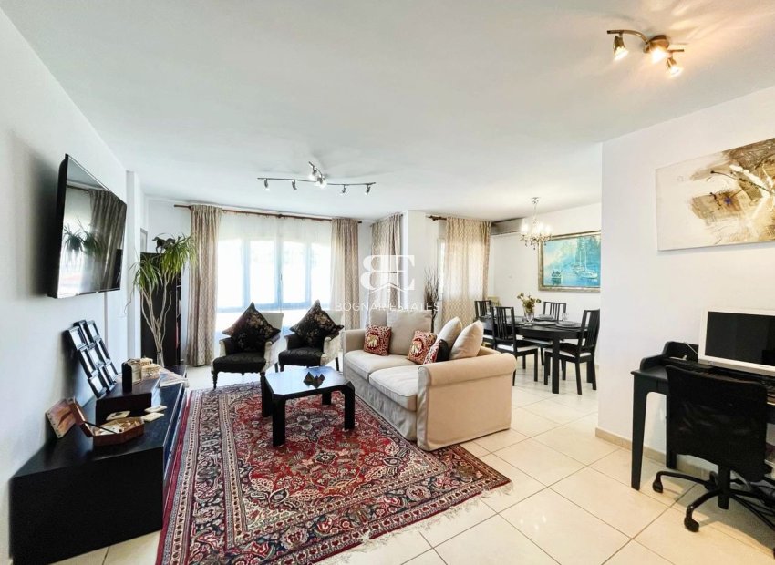 Herverkoop - apartment -
Marbella - Nueva Andalucía