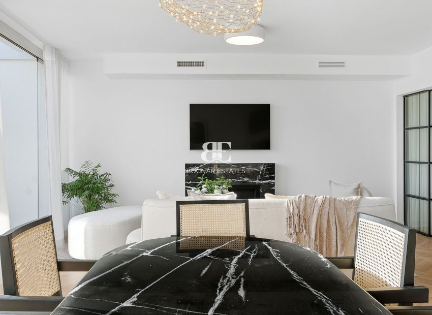 Herverkoop - apartment -
Marbella - Nueva Andalucía