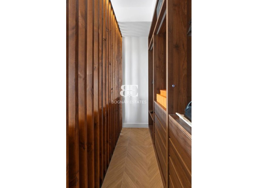 Herverkoop - apartment -
Marbella - Nueva Andalucía