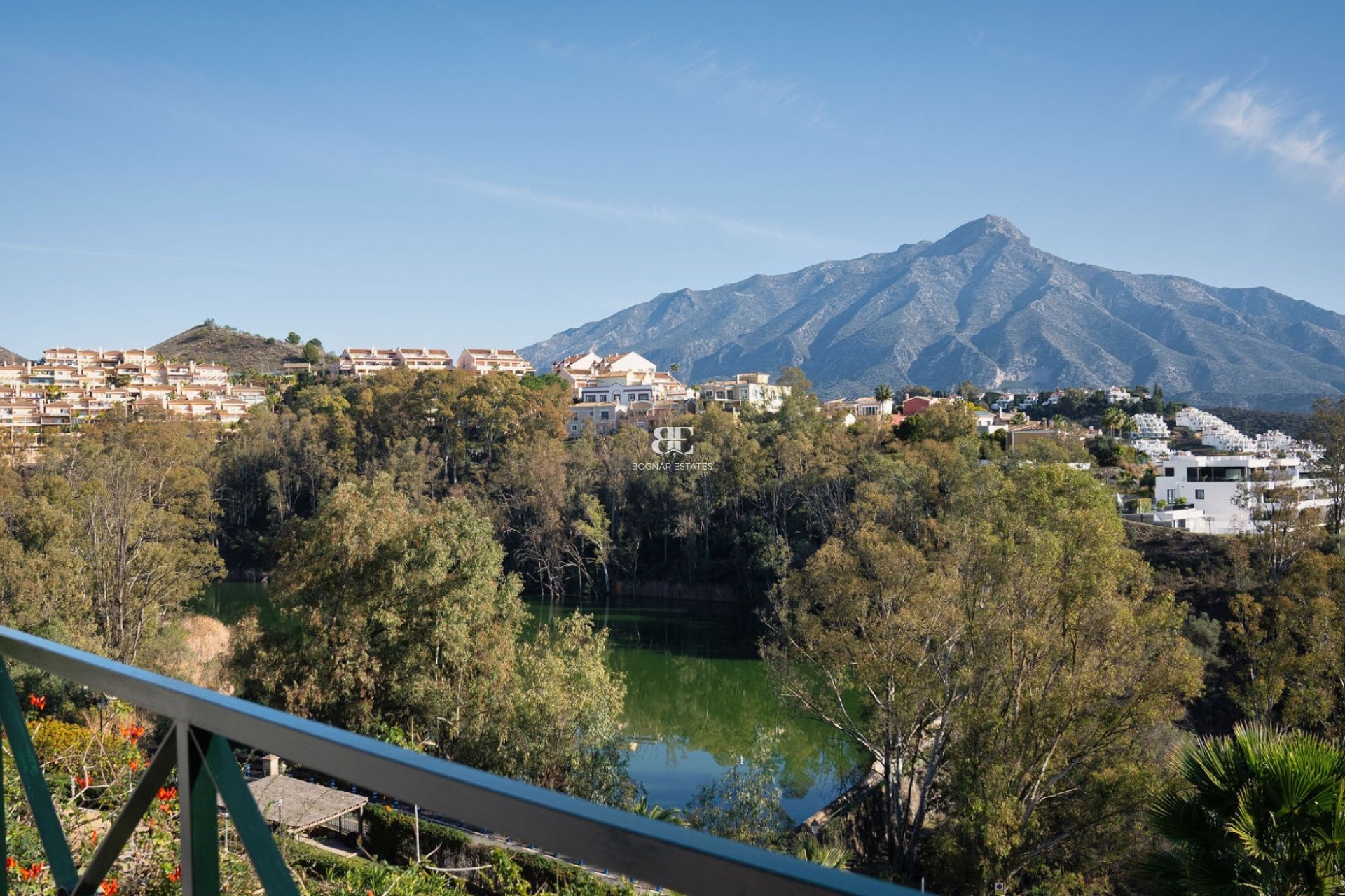 Herverkoop - apartment -
Marbella - Nueva Andalucía