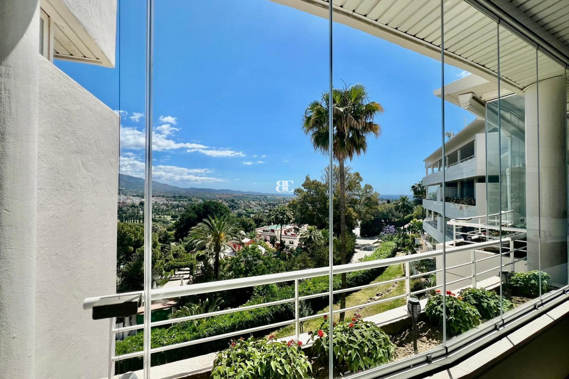 Herverkoop - apartment -
Marbella - Nueva Andalucía
