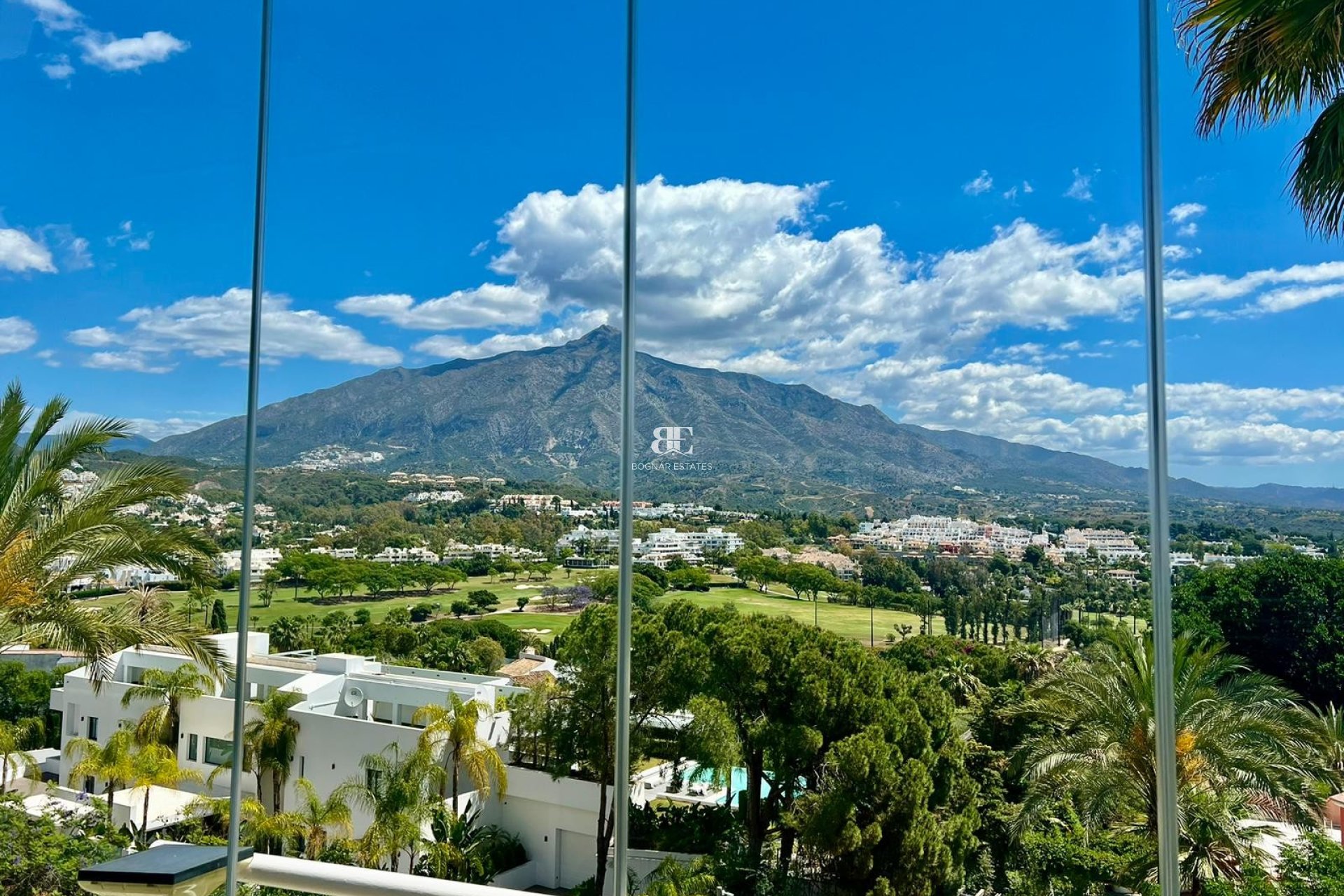 Herverkoop - apartment -
Marbella - Nueva Andalucía