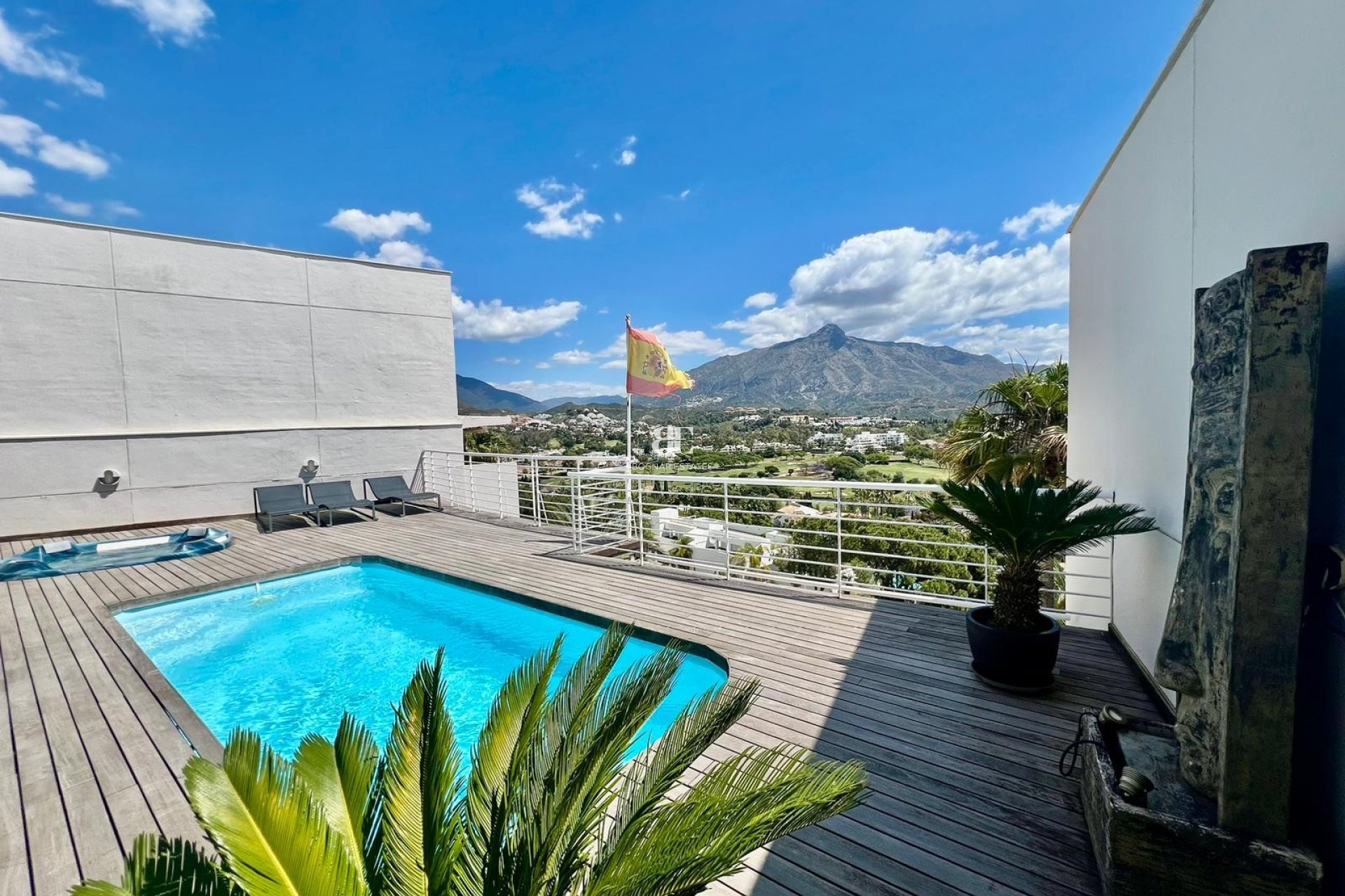 Herverkoop - apartment -
Marbella - Nueva Andalucía
