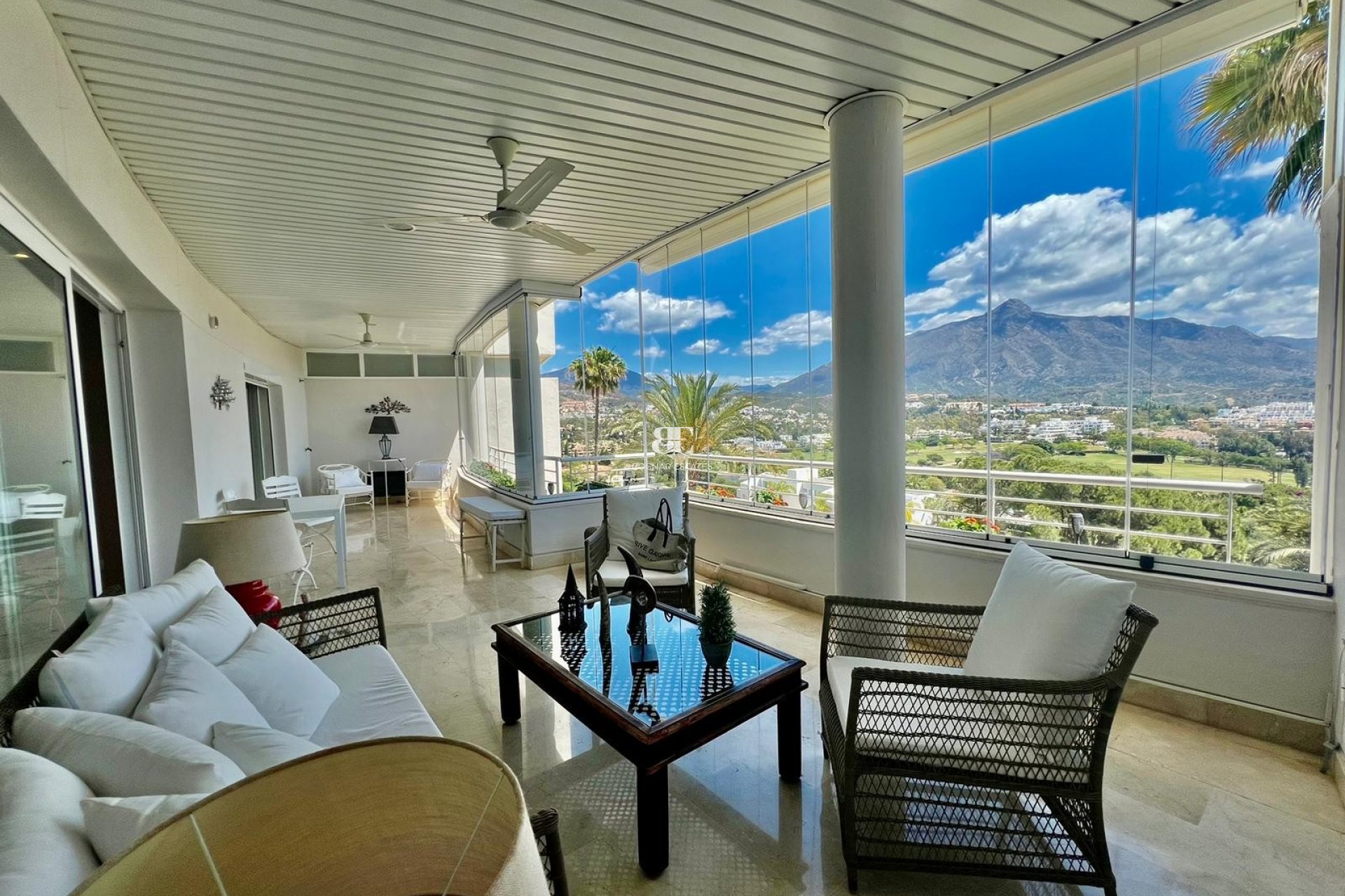 Herverkoop - apartment -
Marbella - Nueva Andalucía