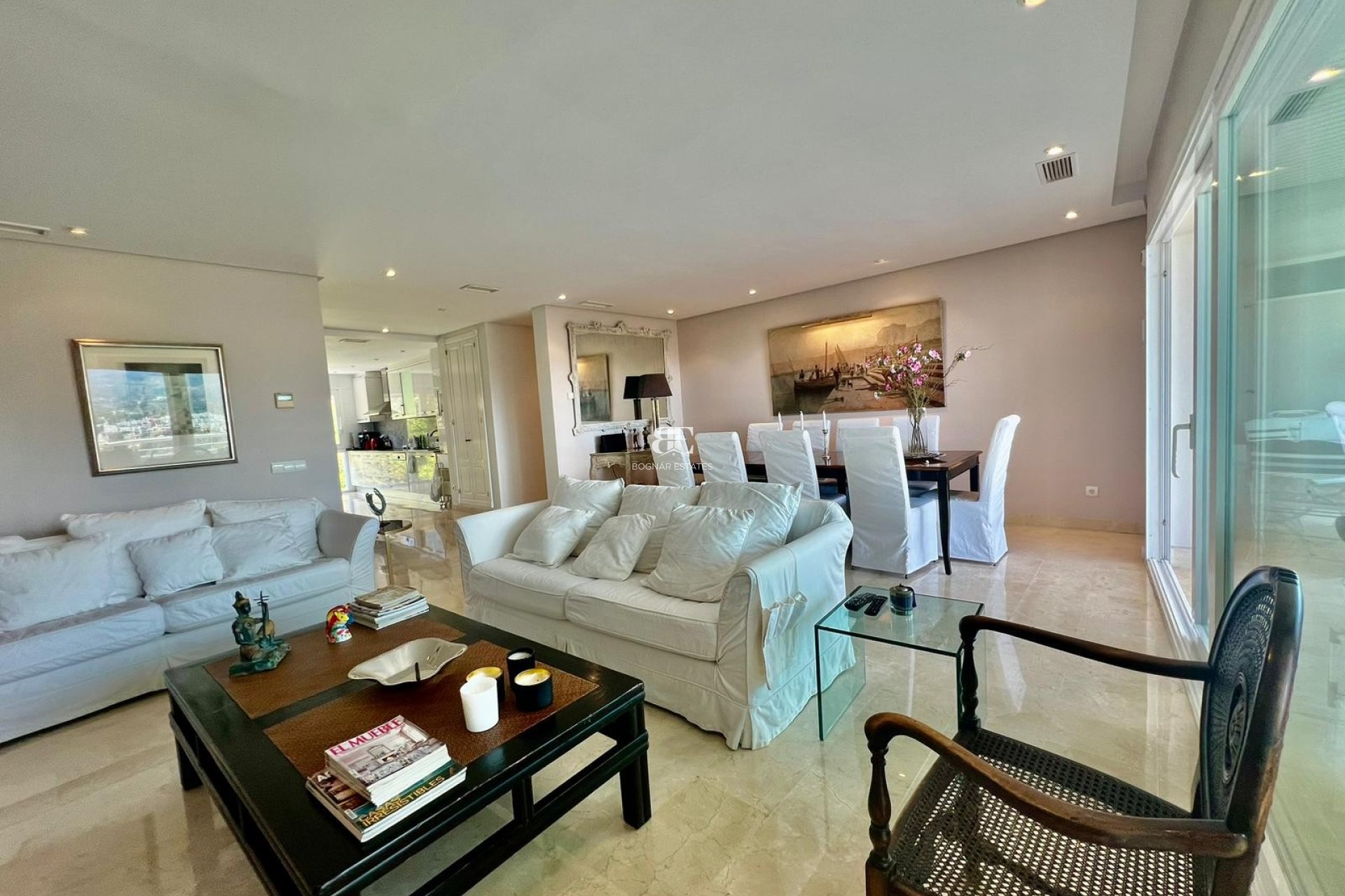 Herverkoop - apartment -
Marbella - Nueva Andalucía