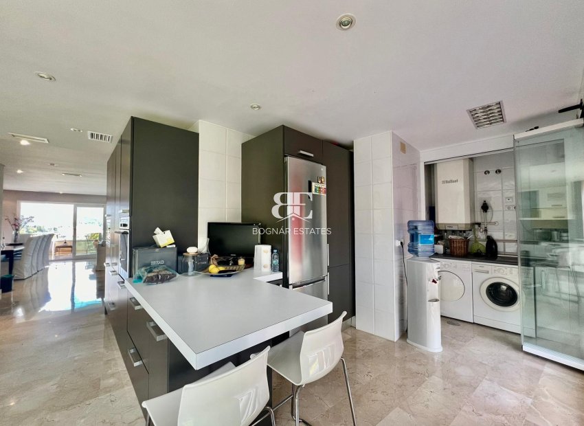 Herverkoop - apartment -
Marbella - Nueva Andalucía