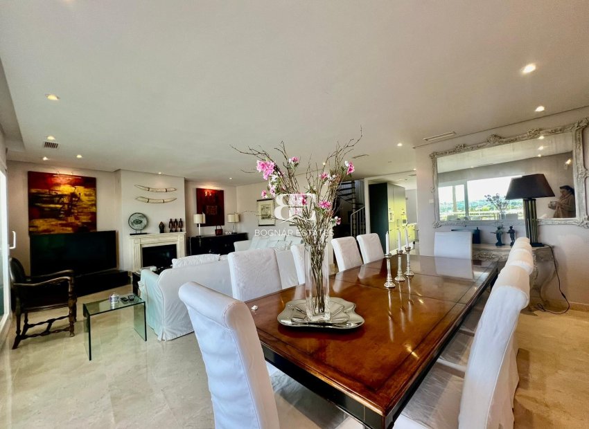 Herverkoop - apartment -
Marbella - Nueva Andalucía