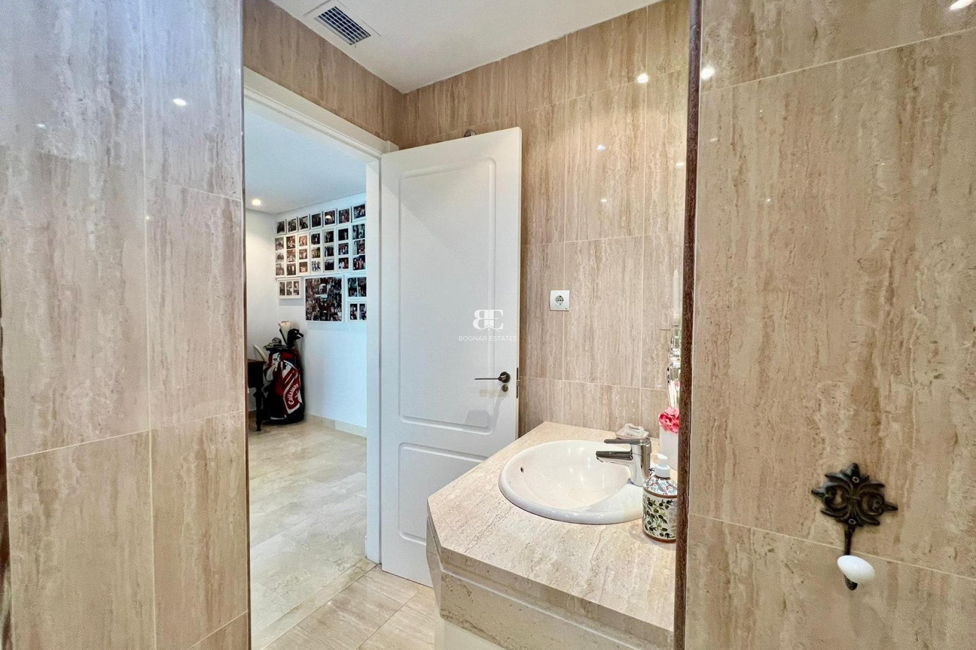 Herverkoop - apartment -
Marbella - Nueva Andalucía
