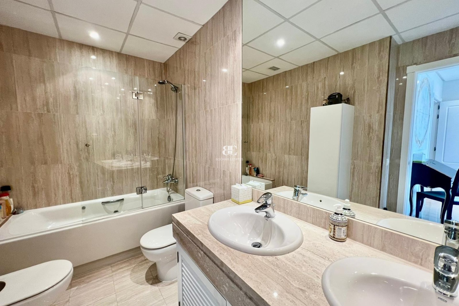 Herverkoop - apartment -
Marbella - Nueva Andalucía