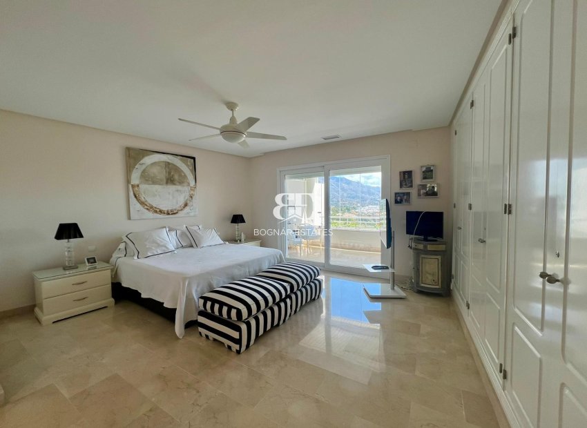 Herverkoop - apartment -
Marbella - Nueva Andalucía