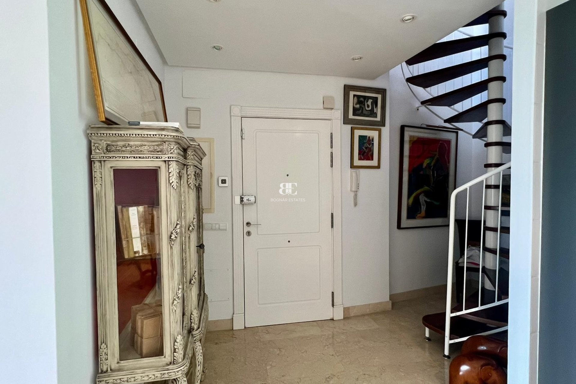 Herverkoop - apartment -
Marbella - Nueva Andalucía