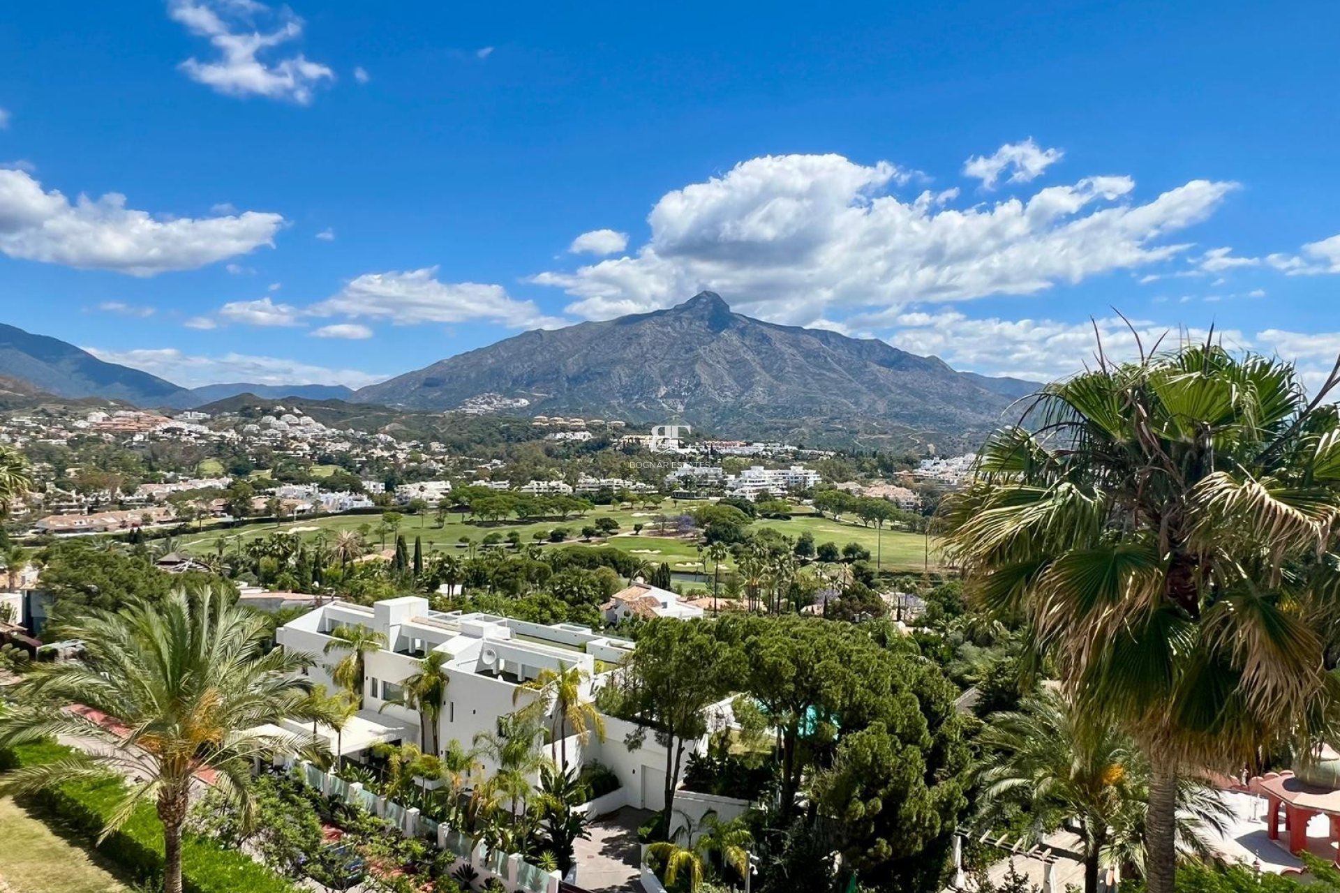 Herverkoop - apartment -
Marbella - Nueva Andalucía