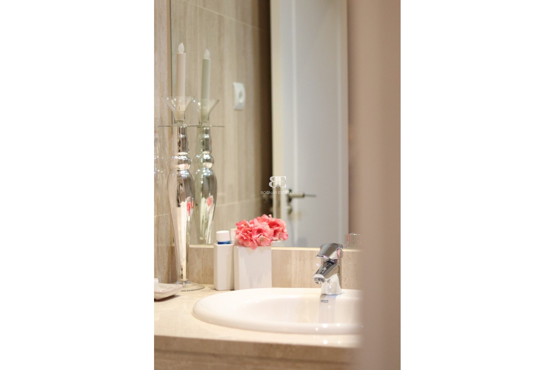 Herverkoop - apartment -
Marbella - Nueva Andalucía