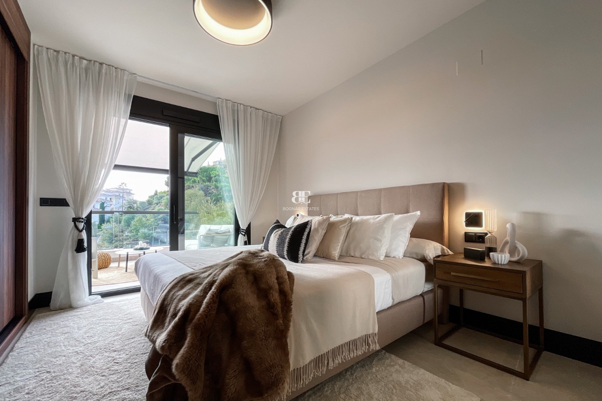 Herverkoop - apartment -
Marbella - Nueva Andalucía