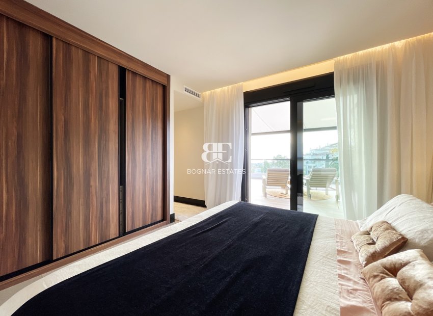 Herverkoop - apartment -
Marbella - Nueva Andalucía