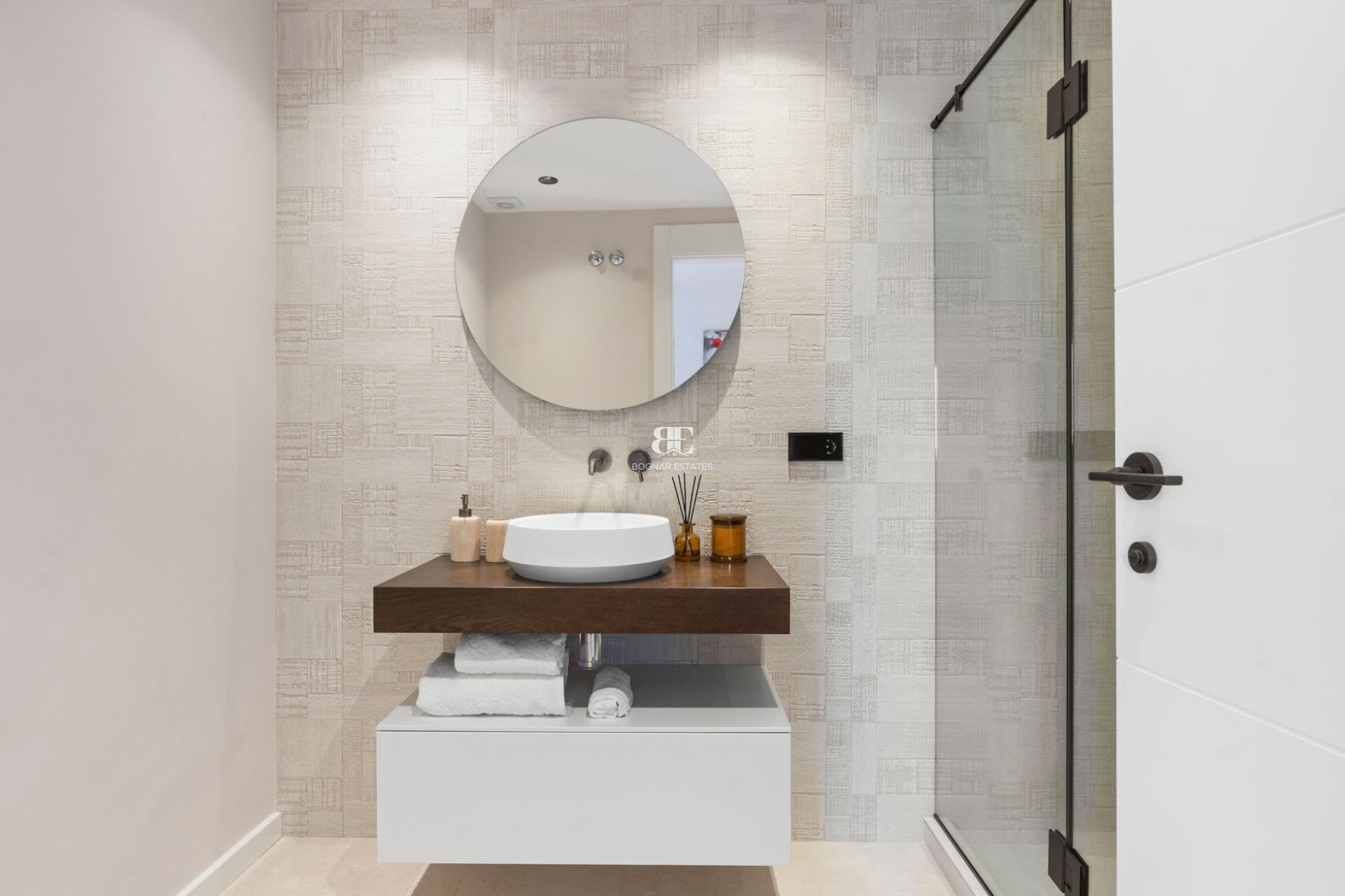 Herverkoop - apartment -
Marbella - Nueva Andalucía