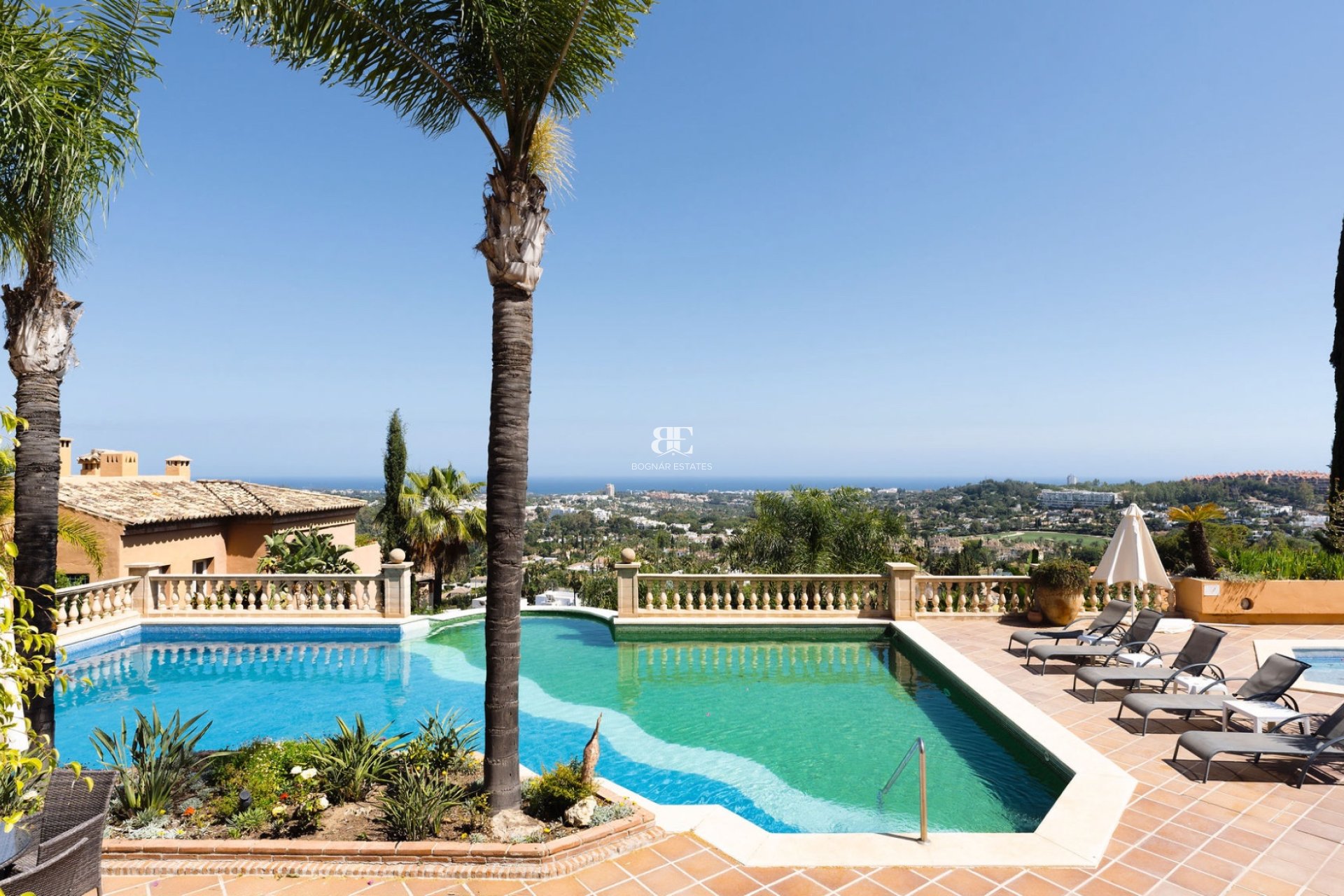 Herverkoop - apartment -
Marbella - Nueva Andalucía