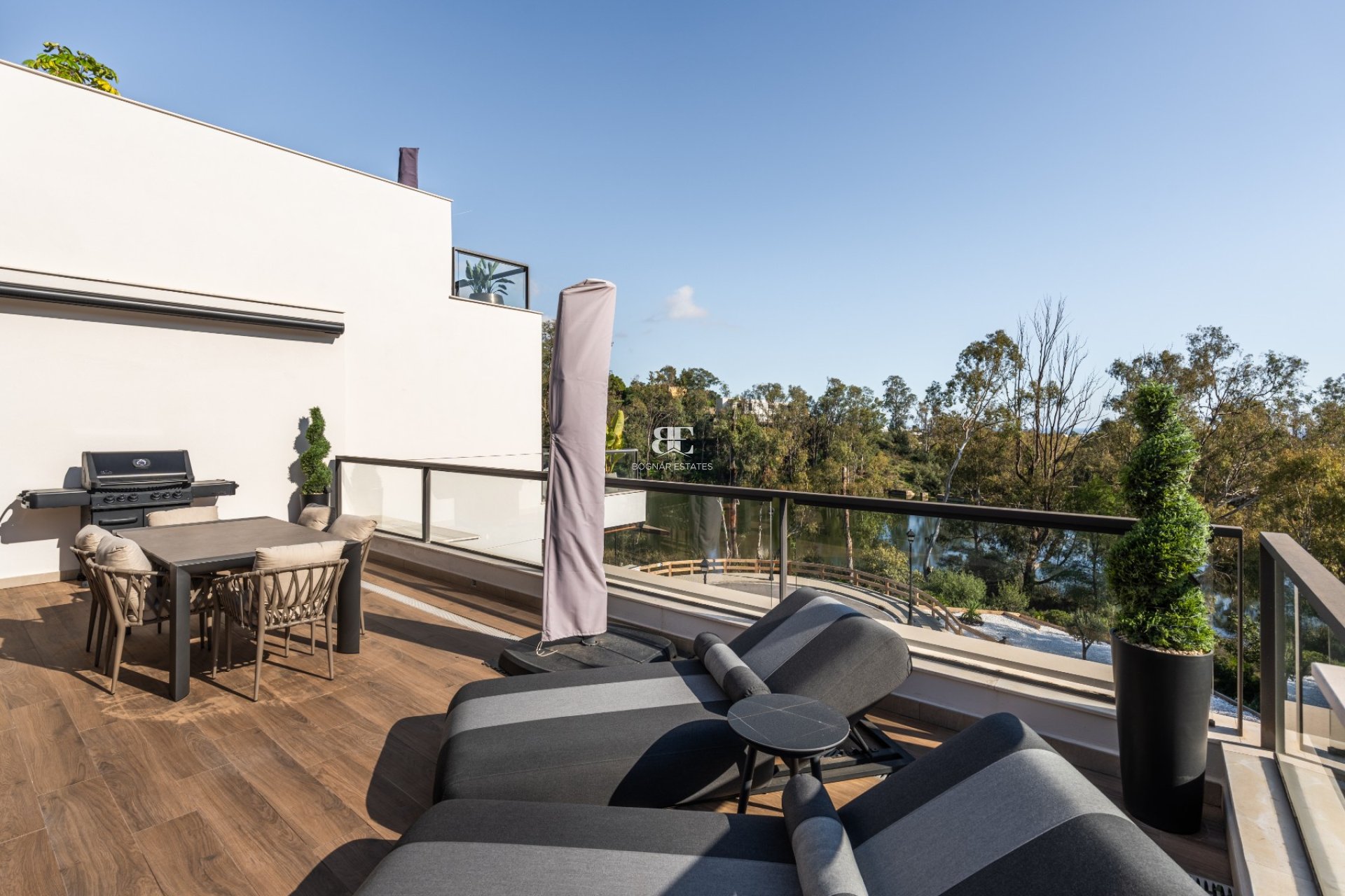 Herverkoop - apartment -
Marbella - Nueva Andalucía