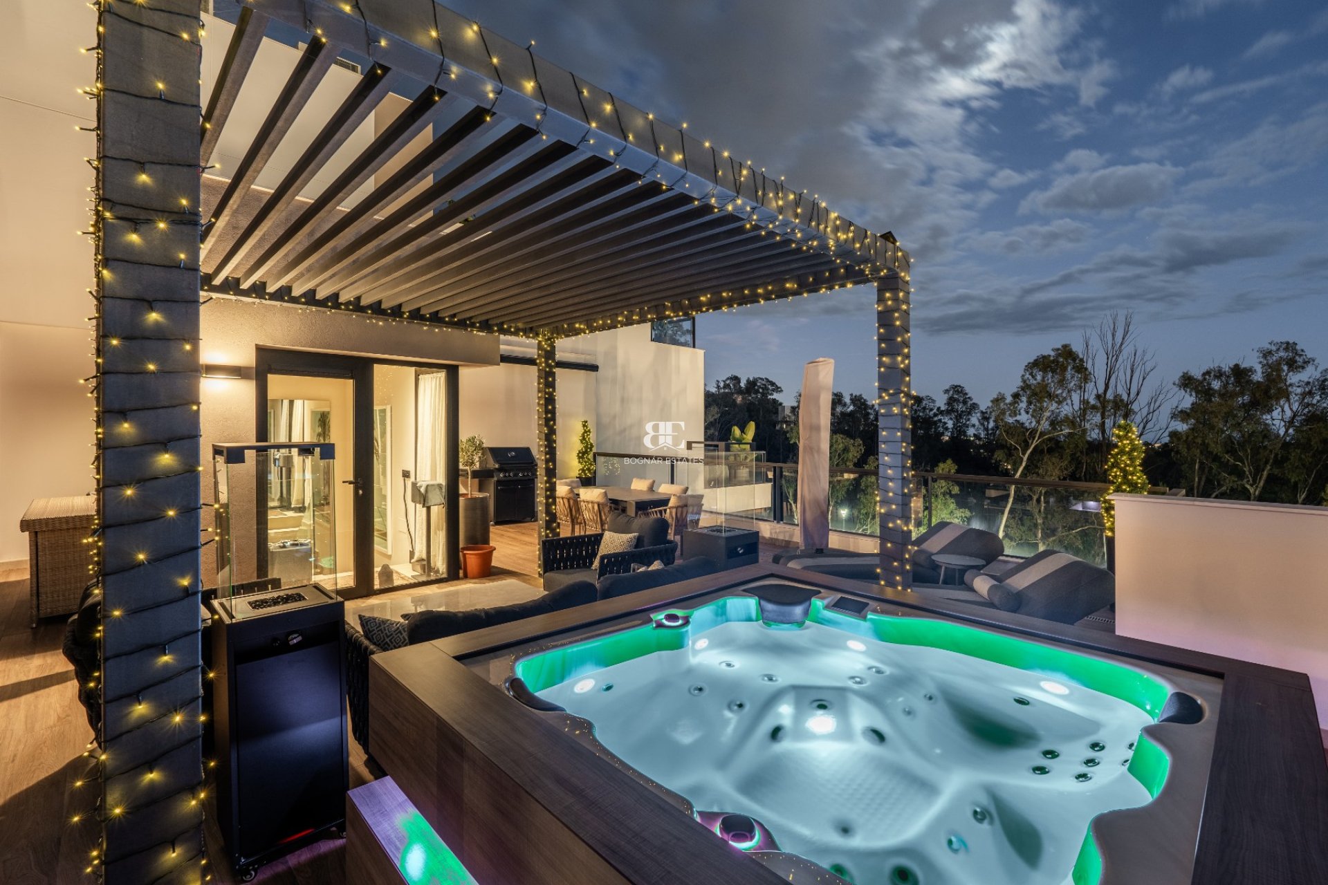 Herverkoop - apartment -
Marbella - Nueva Andalucía
