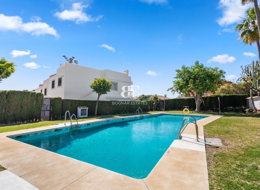 Herverkoop - apartment -
Marbella - Nueva Andalucía