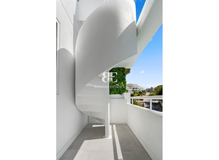 Herverkoop - apartment -
Marbella - Nueva Andalucía