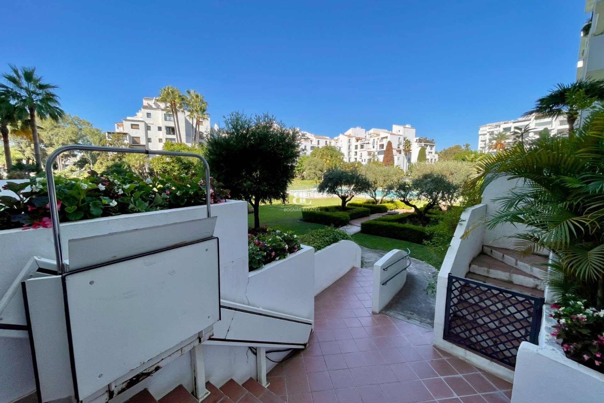Herverkoop - apartment -
Marbella - Puerto Banús