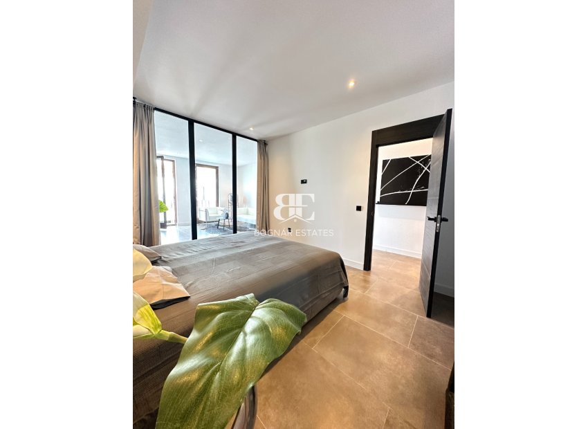 Herverkoop - apartment -
Marbella - Puerto Banús