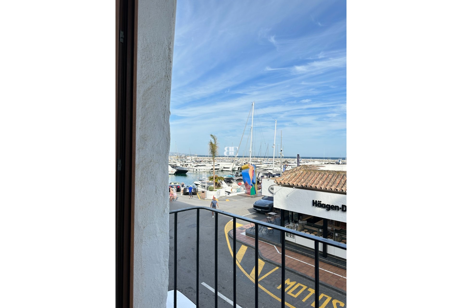 Herverkoop - apartment -
Marbella - Puerto Banús