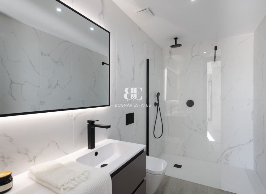 Herverkoop - apartment -
Marbella - Puerto Banús