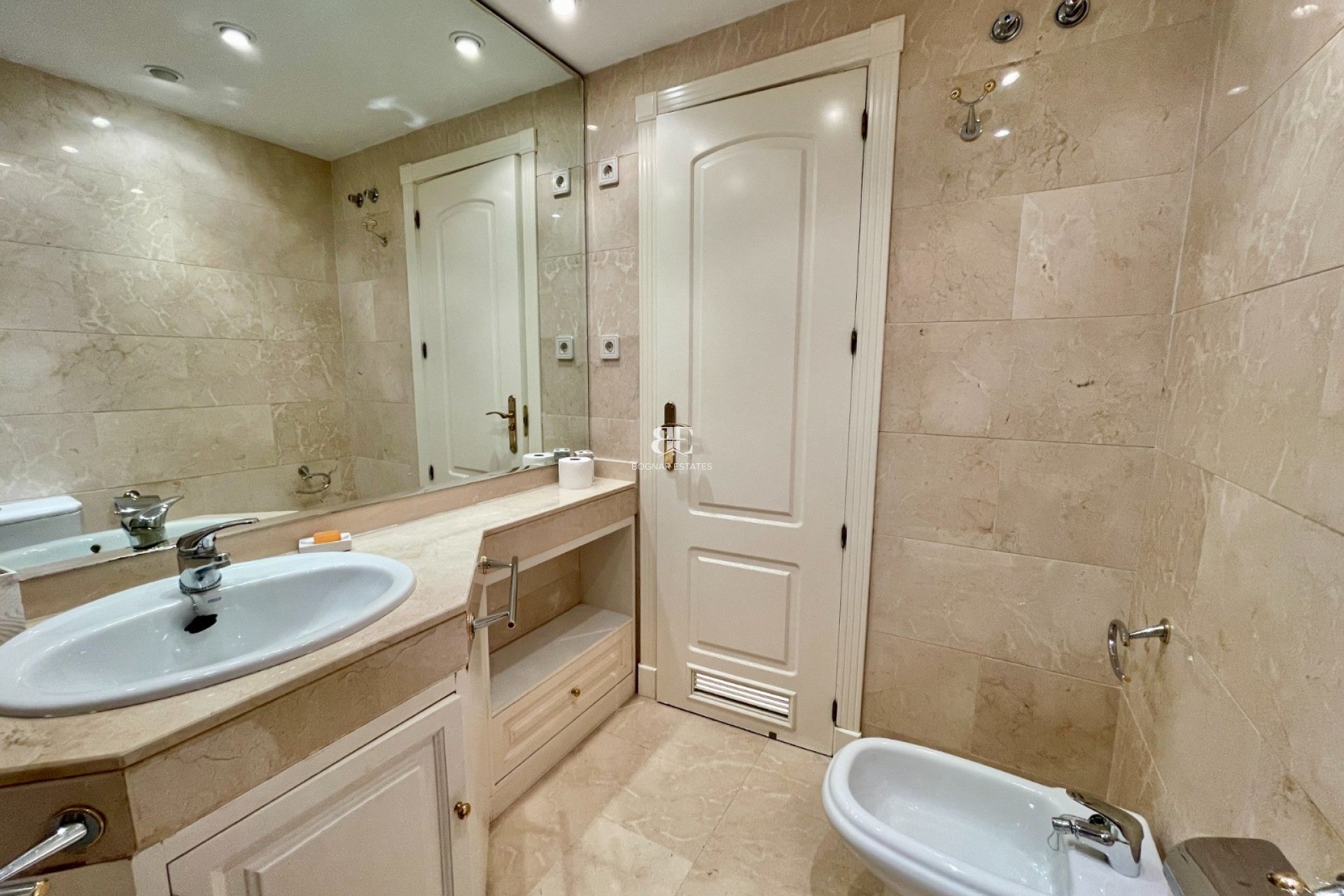 Herverkoop - apartment -
Marbella - Puerto Banús