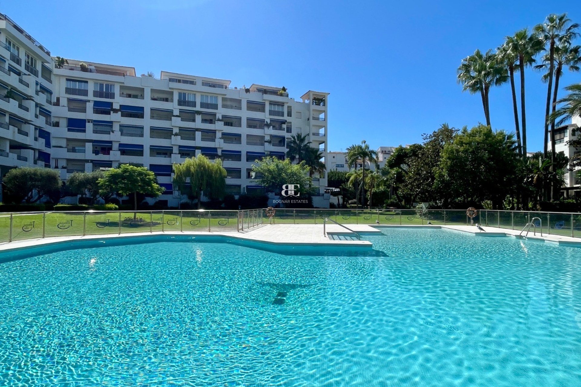 Herverkoop - apartment -
Marbella - Puerto Banús