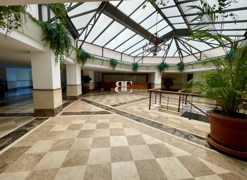 Herverkoop - apartment -
Marbella - Puerto Banús