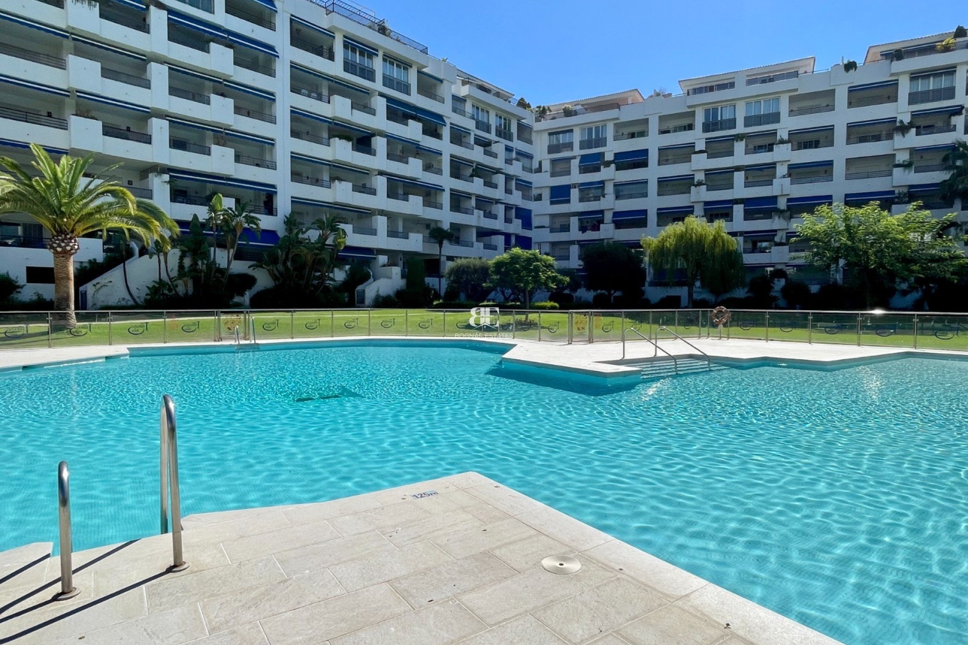 Herverkoop - apartment -
Marbella - Puerto Banús