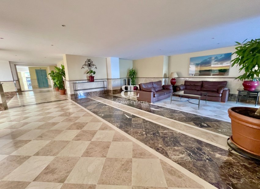 Herverkoop - apartment -
Marbella - Puerto Banús