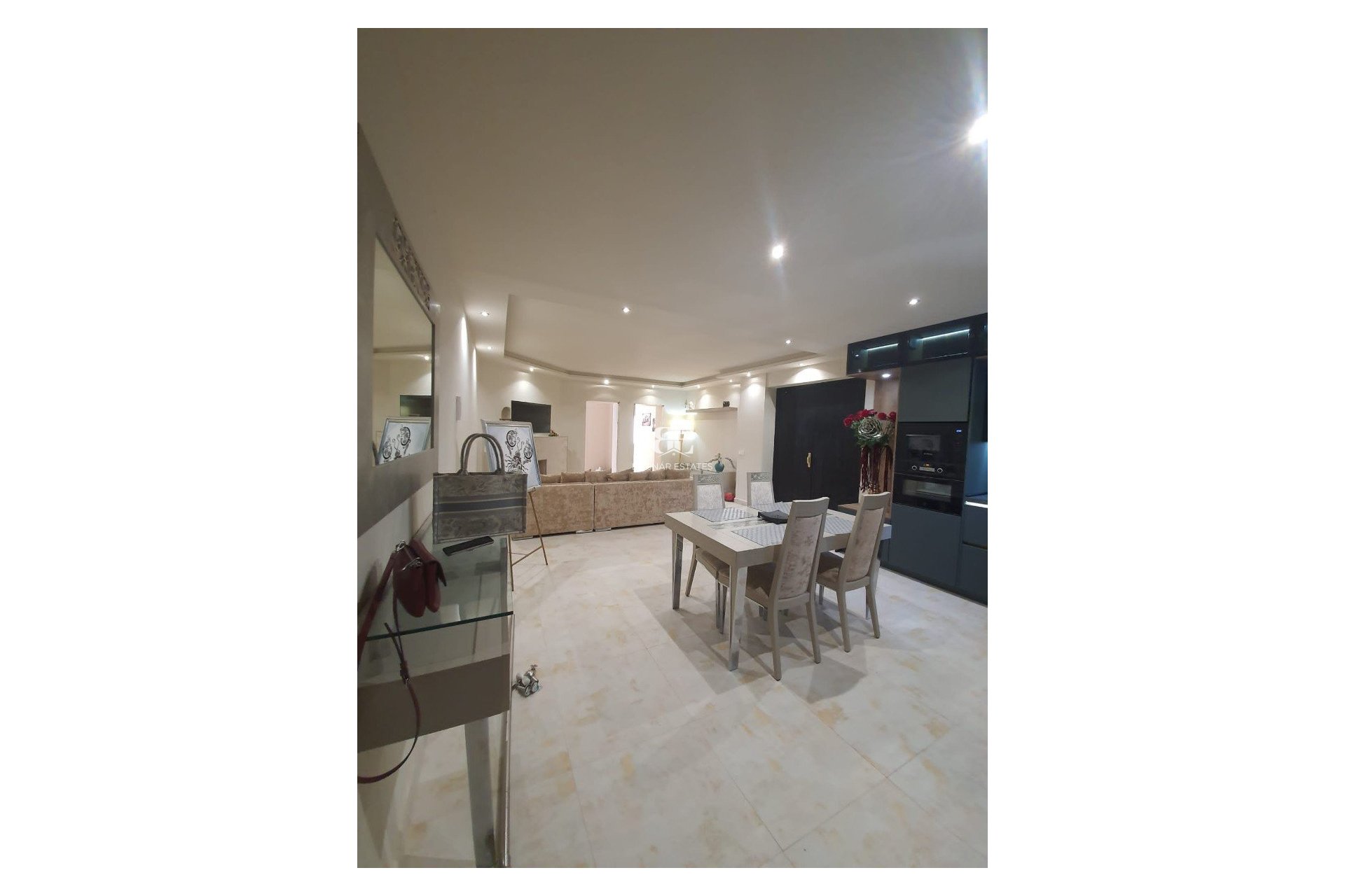 Herverkoop - apartment -
Marbella - Puerto Banús