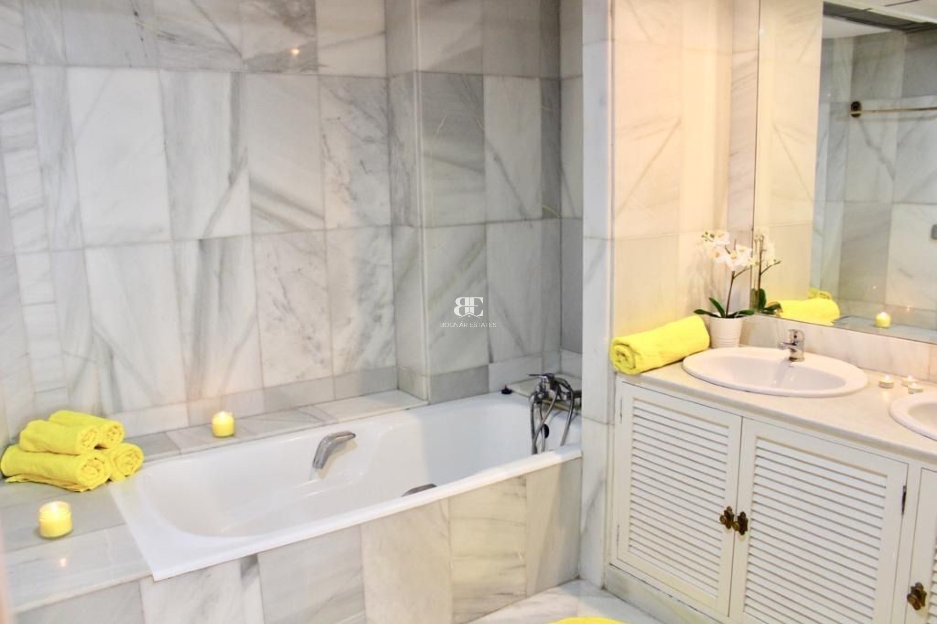 Herverkoop - apartment -
Marbella - Puerto Banús