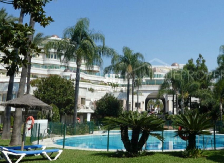 Herverkoop - apartment -
Marbella - Puerto Banús
