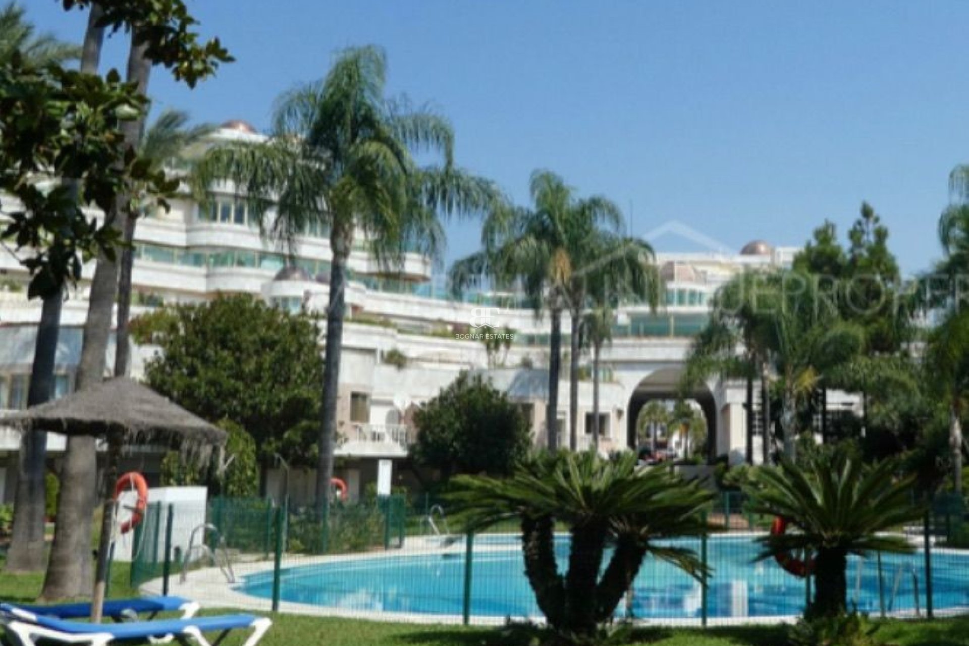 Herverkoop - apartment -
Marbella - Puerto Banús