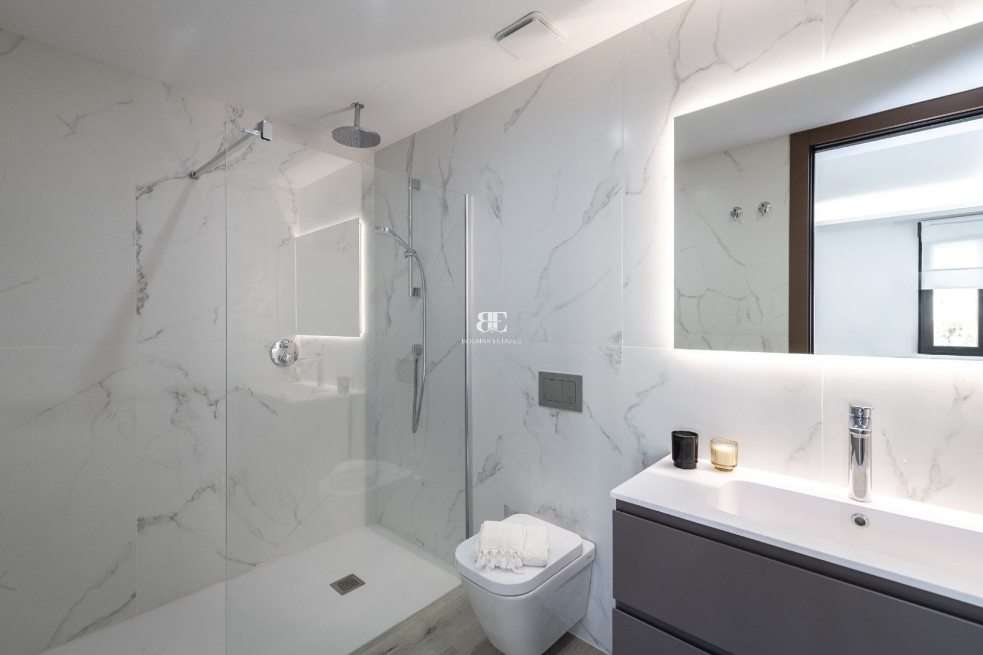 Herverkoop - apartment -
Marbella - Puerto Banús