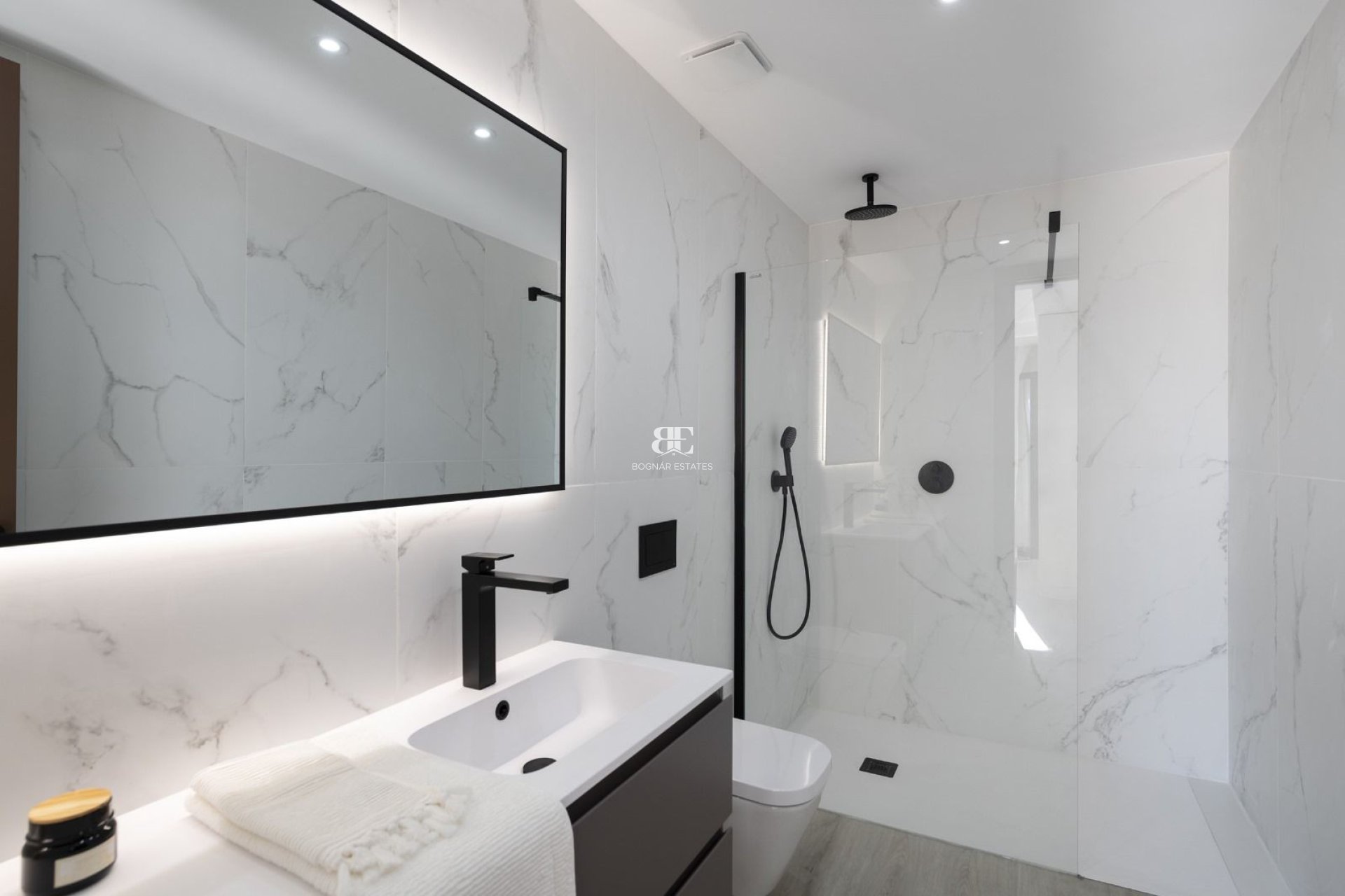 Herverkoop - apartment -
Marbella - Puerto Banús
