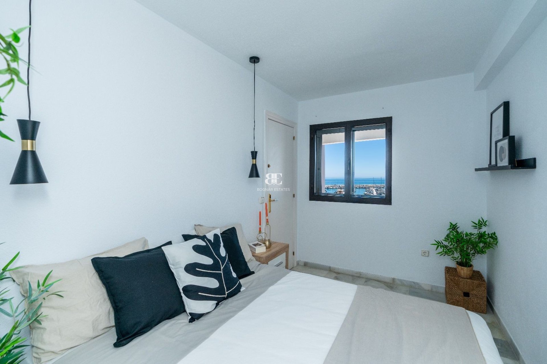 Herverkoop - apartment -
Marbella - Puerto Banús