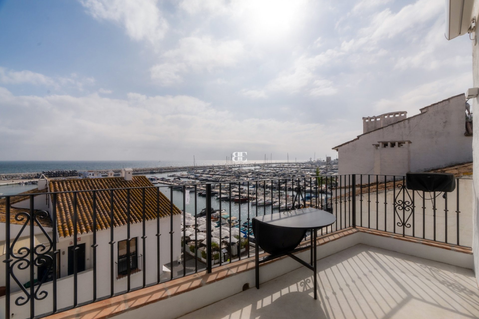 Herverkoop - apartment -
Marbella - Puerto Banús