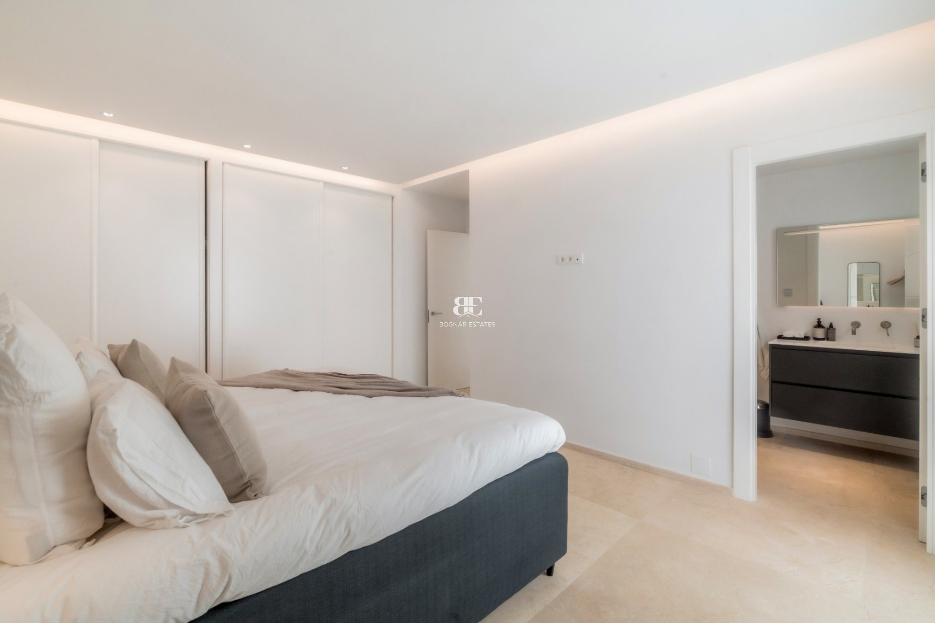 Herverkoop - apartment -
Marbella - Puerto Banús