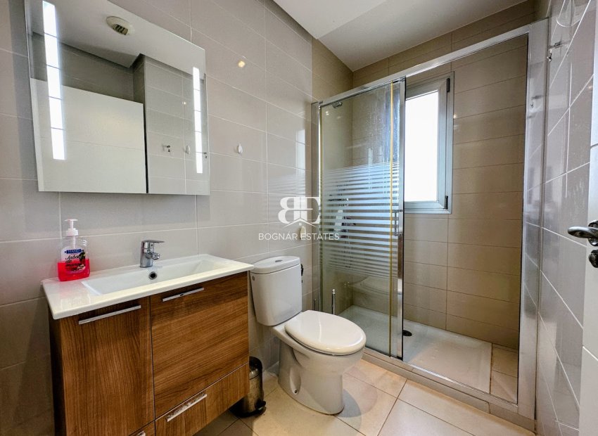 Herverkoop - apartment -
Orihuela Costa - La Zenia