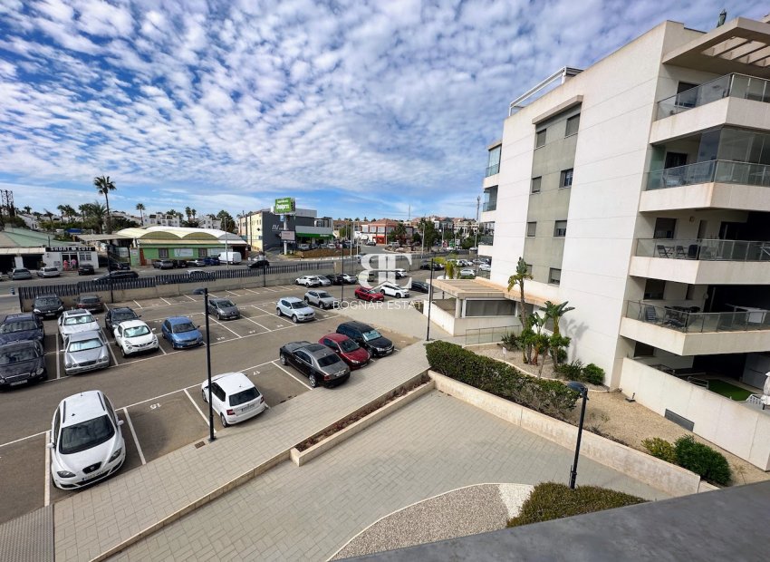 Herverkoop - apartment -
Orihuela Costa - La Zenia