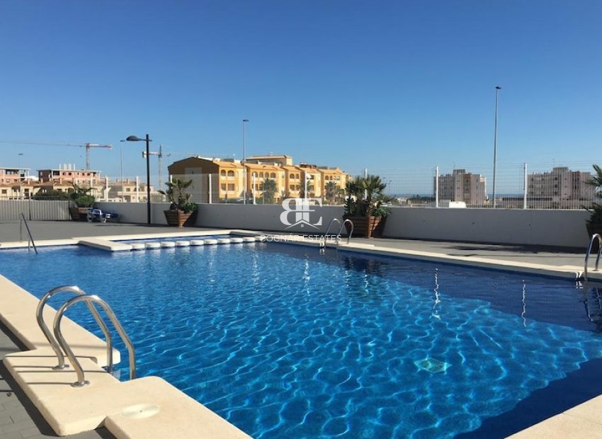 Herverkoop - apartment -
Orihuela Costa - La Zenia