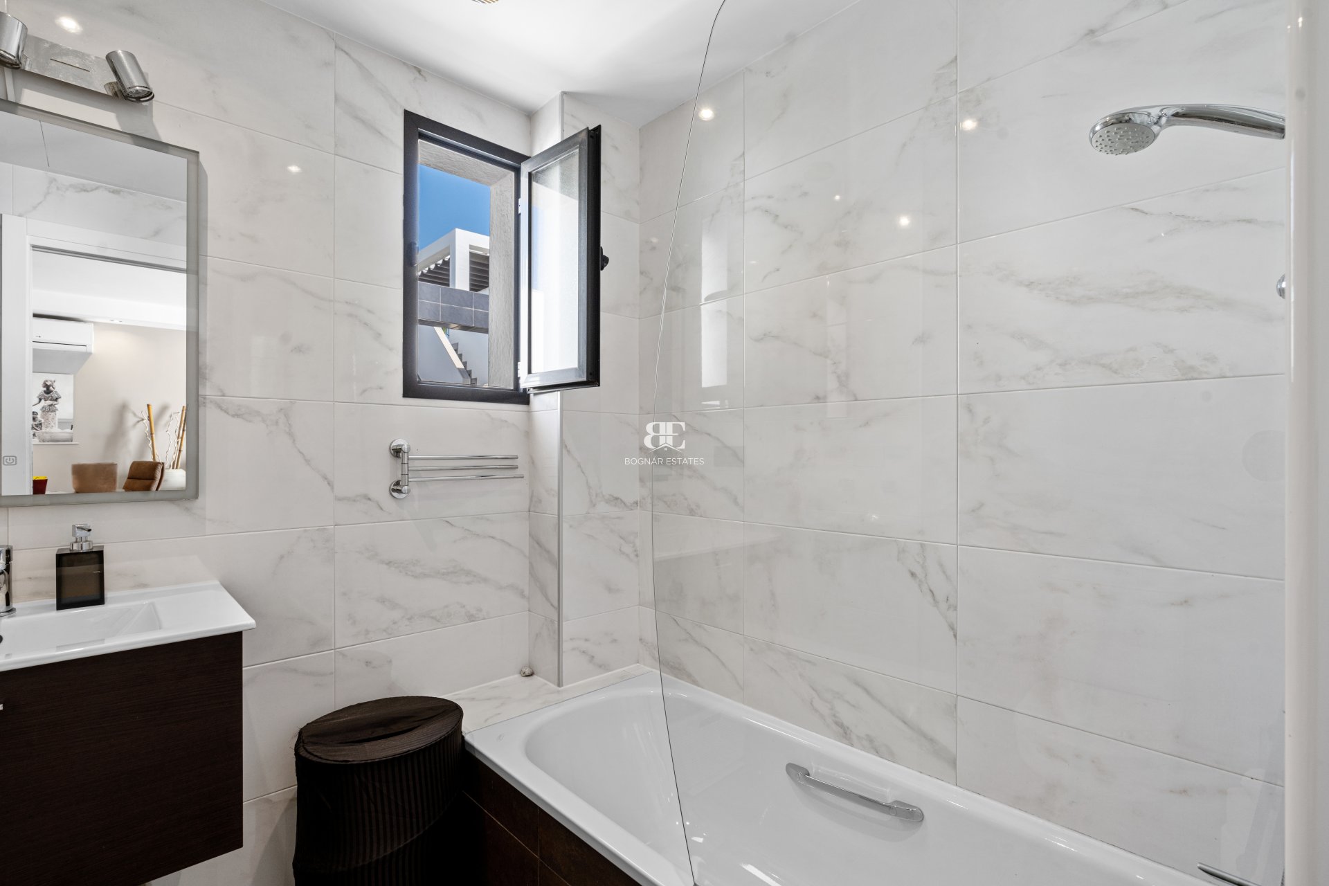 Herverkoop - apartment -
Orihuela Costa - La Zenia
