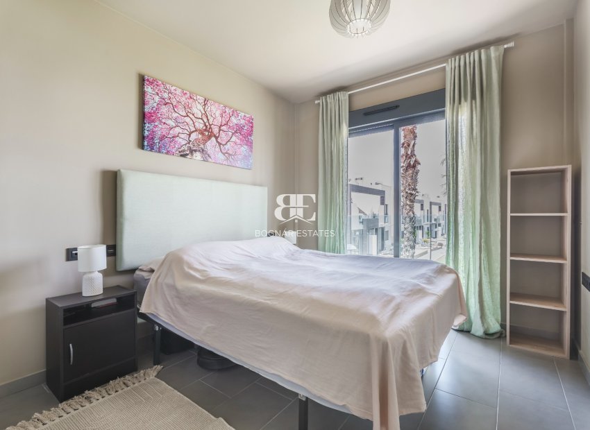 Herverkoop - apartment -
Orihuela Costa - La Zenia