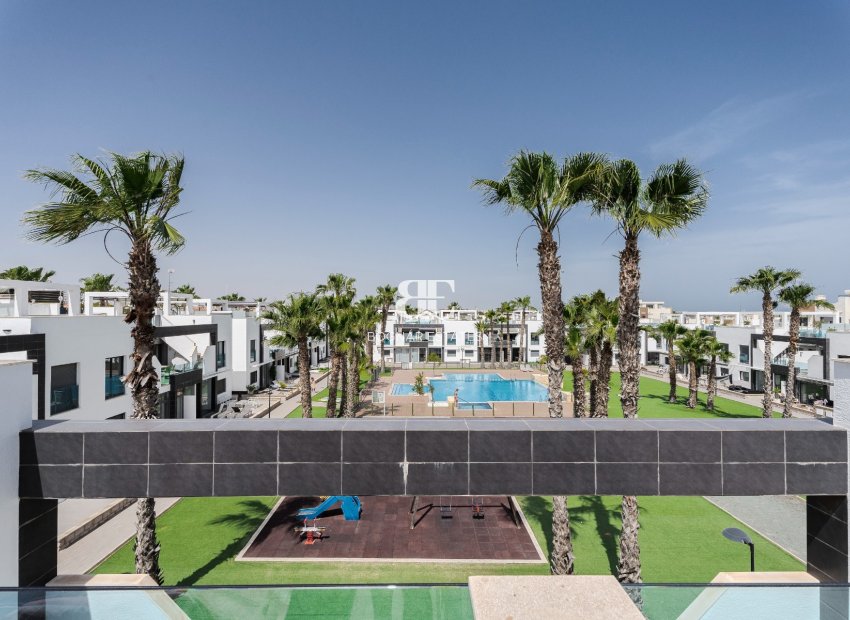 Herverkoop - apartment -
Orihuela Costa - La Zenia