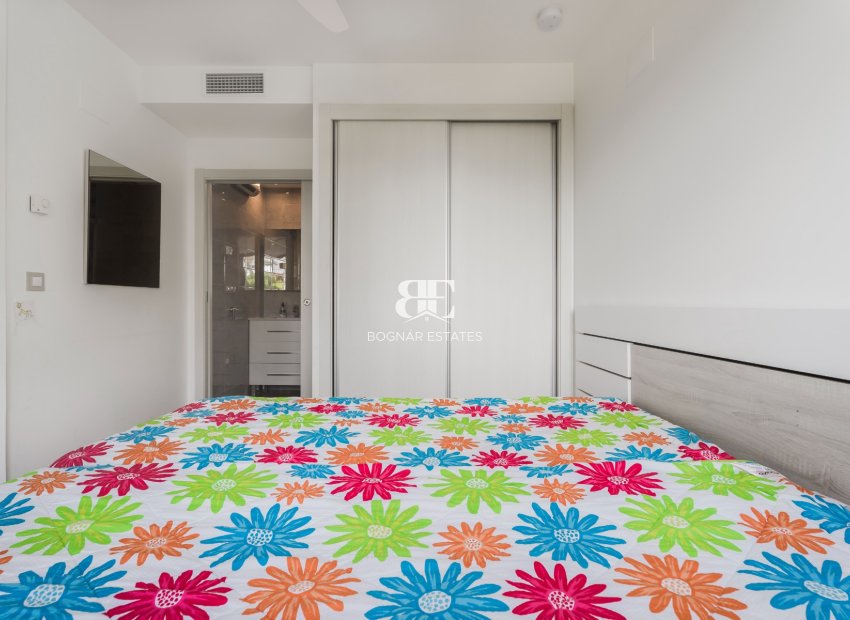 Herverkoop - apartment -
Orihuela Costa - La Zenia